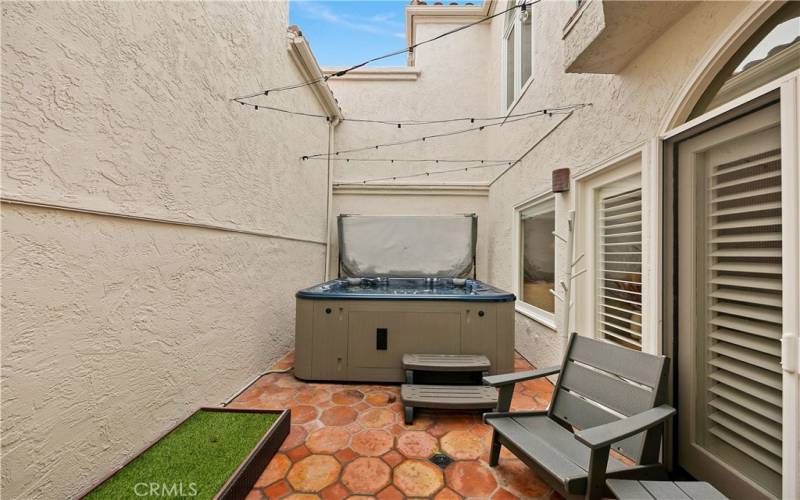 Privacy Patio with Jacuzzi