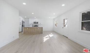 1944 Cloverfield Blvd C, Santa Monica, California 90404, 1 Bedroom Bedrooms, ,1 BathroomBathrooms,Residential Lease,Rent,1944 Cloverfield Blvd C,25481881