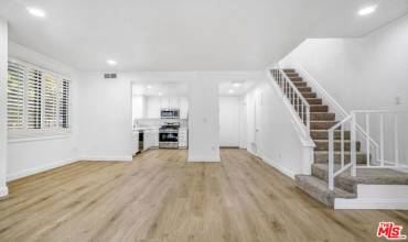 8711 Falmouth Avenue 114, Playa Del Rey, California 90293, 2 Bedrooms Bedrooms, ,3 BathroomsBathrooms,Residential,Buy,8711 Falmouth Avenue 114,25482203