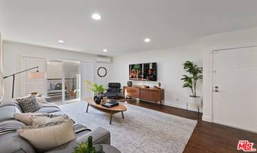 9005 Cynthia Street 217, West Hollywood, California 90069, 1 Bedroom Bedrooms, ,1 BathroomBathrooms,Residential,Buy,9005 Cynthia Street 217,25481941