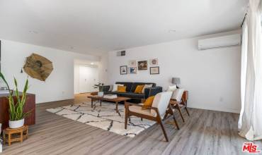 358 S Gramercy Place 203, Los Angeles, California 90020, 2 Bedrooms Bedrooms, ,1 BathroomBathrooms,Residential,Buy,358 S Gramercy Place 203,25483755