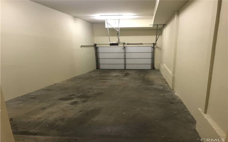 Tandem garages 2 spaces