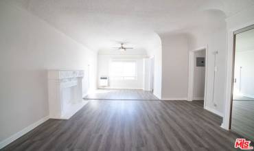 207 1/4 N Berendo Street, Los Angeles, California 90004, 1 Bedroom Bedrooms, ,1 BathroomBathrooms,Residential Lease,Rent,207 1/4 N Berendo Street,25483523