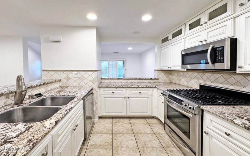 Kitchen to Formal  dining room