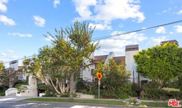 10720 Ohio Avenue 5, Los Angeles, California 90024, 3 Bedrooms Bedrooms, ,2 BathroomsBathrooms,Residential,Buy,10720 Ohio Avenue 5,25482293