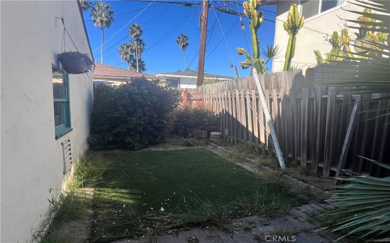 REAR YARD OUTDOOR SPACE