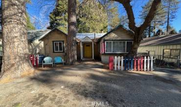 611 Leafy Lane, Crestline, California 92325, 1 Bedroom Bedrooms, ,1 BathroomBathrooms,Residential,Buy,611 Leafy Lane,IG25008672