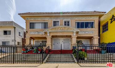 2324 W Washington Boulevard, Los Angeles, California 90018, 2 Bedrooms Bedrooms, ,1 BathroomBathrooms,Residential Lease,Rent,2324 W Washington Boulevard,25484739