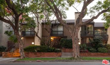 2019 S Bentley Avenue 3, Los Angeles, California 90025, 2 Bedrooms Bedrooms, ,3 BathroomsBathrooms,Residential,Buy,2019 S Bentley Avenue 3,25482729