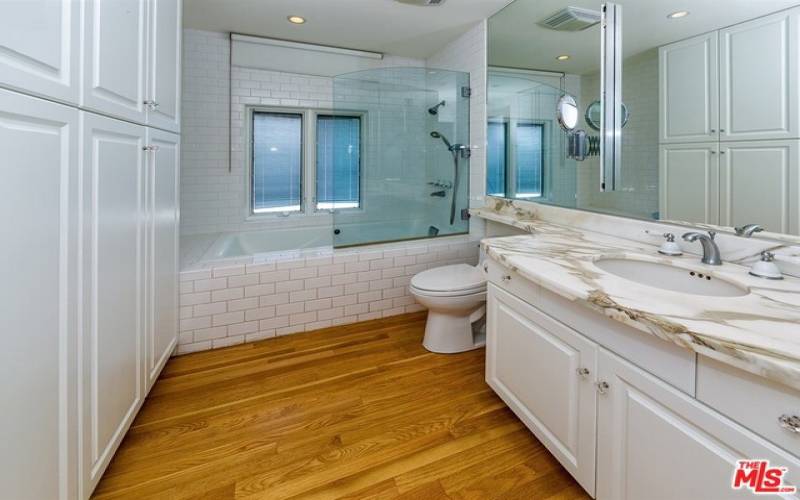 Master Bath w/Ocean View