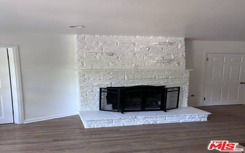 livingroom fireplace