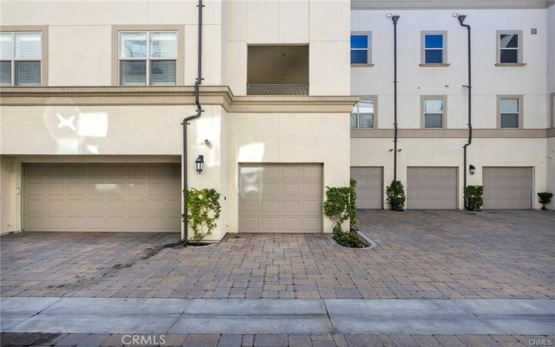 Tandem Garage/Secure access to the building.