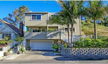 Gorgeous curb appeal! This SFR boasts 2 car garage with parking in front.