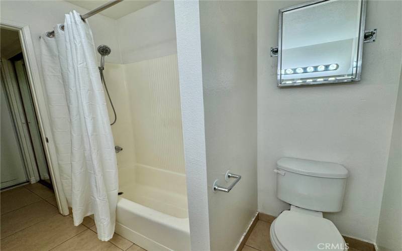 bathroom tub/shower combo