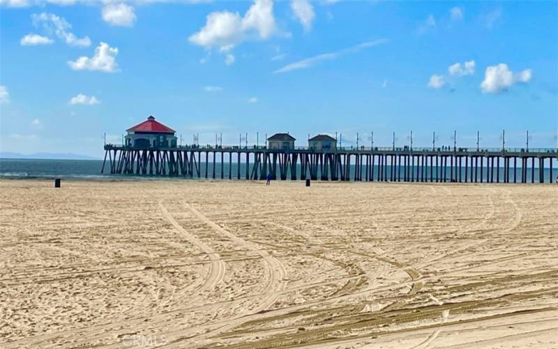 HB pier and beaches