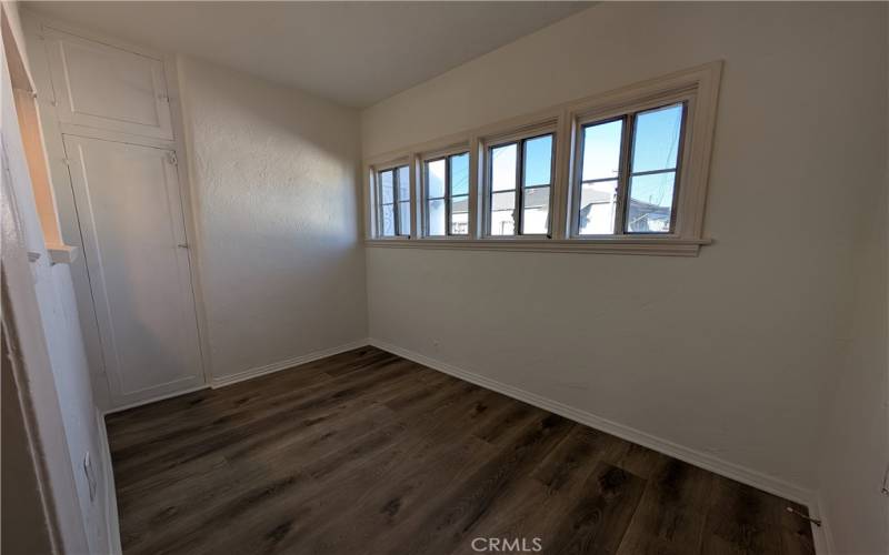 Bonus room behind kitchen