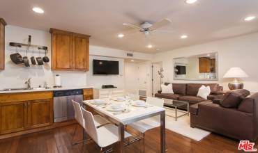 135 MONTANA Avenue 2Bed1Bath, Santa Monica, California 90403, 2 Bedrooms Bedrooms, ,1 BathroomBathrooms,Residential Lease,Rent,135 MONTANA Avenue 2Bed1Bath,21708610