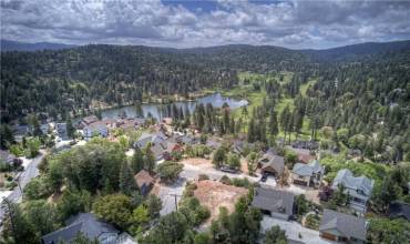 810 Marin Lane, Lake Arrowhead, California 92352, 3 Bedrooms Bedrooms, ,3 BathroomsBathrooms,Residential,Buy,810 Marin Lane,EV21134678